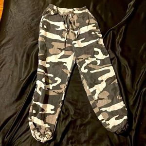 Black, white, & grey camouflage print jean joggers from SHEIN  Size: small